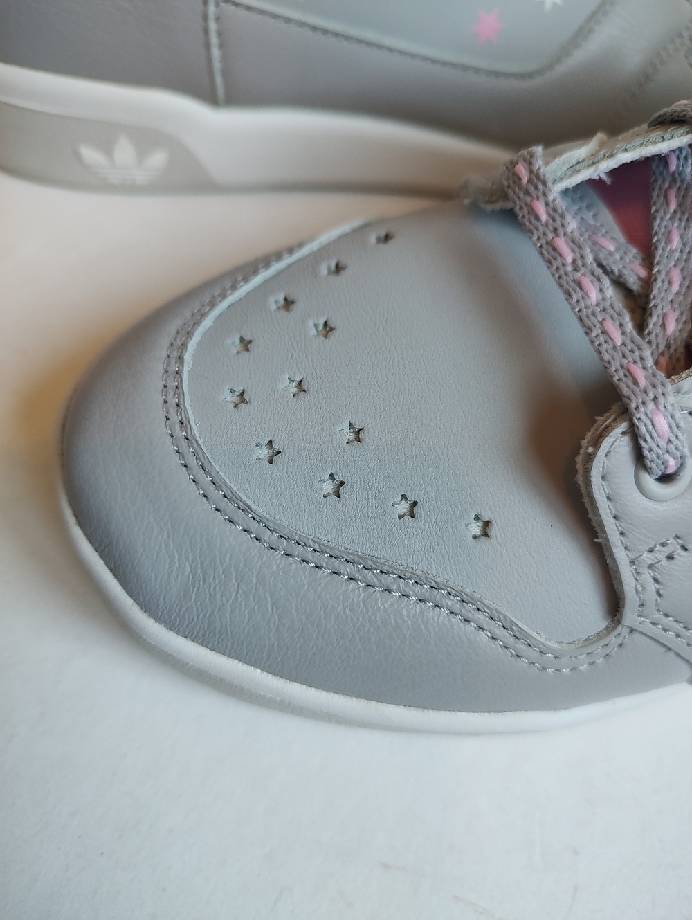 Adidas Slamcourt Lace Up Sneakers Grey Leather Stars Perforated Low Top 9 NIB - Picture 5 of 16